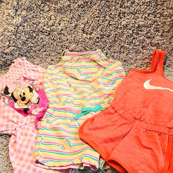 NIKE, DISNEY & CAT & JACK BUNDLE GIRLS SIZE 4T - Picture 1 of 8